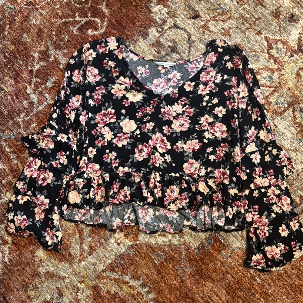 💕American Eagle Floral Black and Pink Women's Crop Top